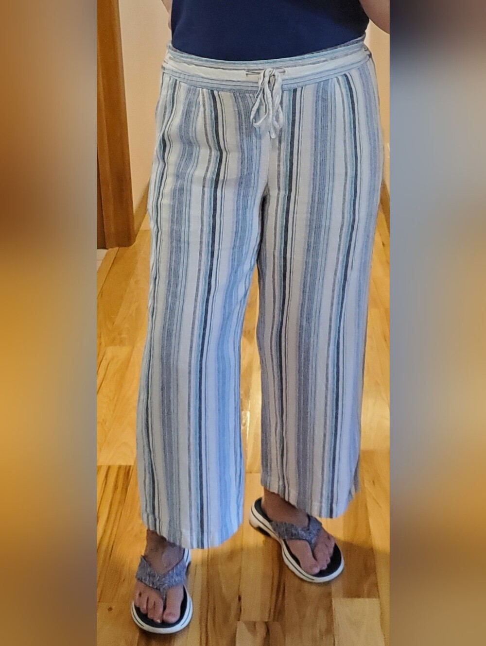 Per Se Blue and White Striped Cropped Pull-On Linen Pants